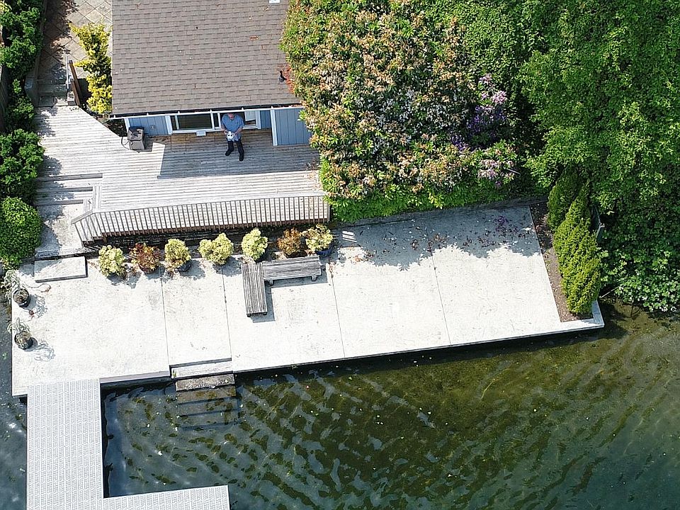 Private resort style living at the lake