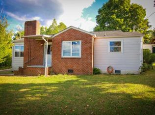 2705 W Walnut St, Johnson City, TN 37604