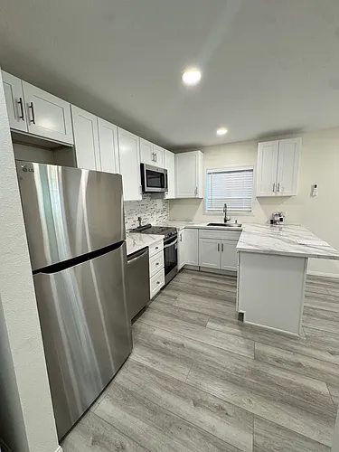 17221 Citron #B Photo 1 17221 Citron #B Photo 1