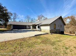 2257 Shinbone Rd, Sevierville, TN 37876