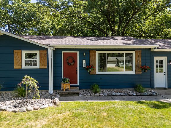 3rd image of 57385 Hamilton Dr