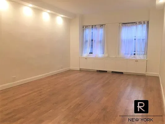 Rented by R New York | media 14