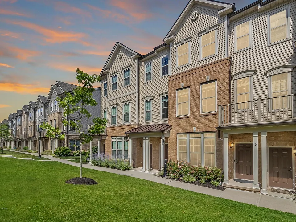 11 Leahy Dr
