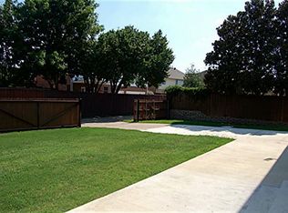 2104 Shumard Oak Ln, Irving, TX 75063