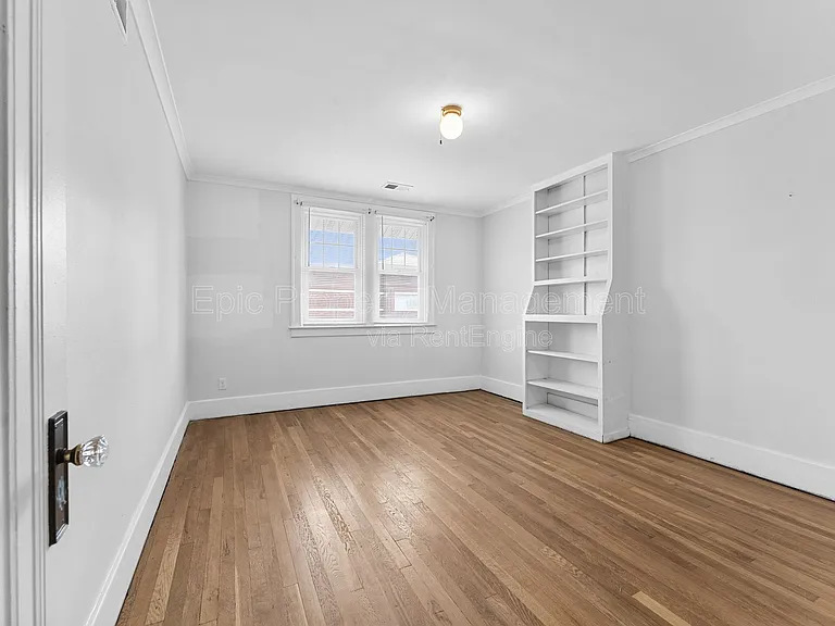 152 Ford Ave — Photo 8