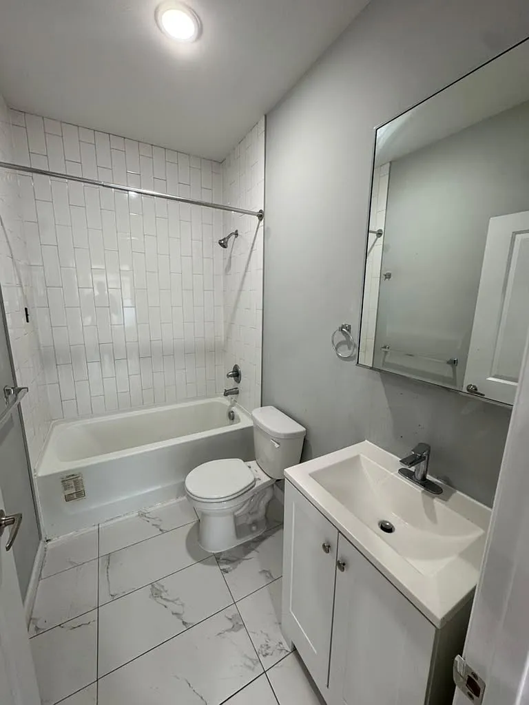 115-117 Hamilton Ave — Photo 2