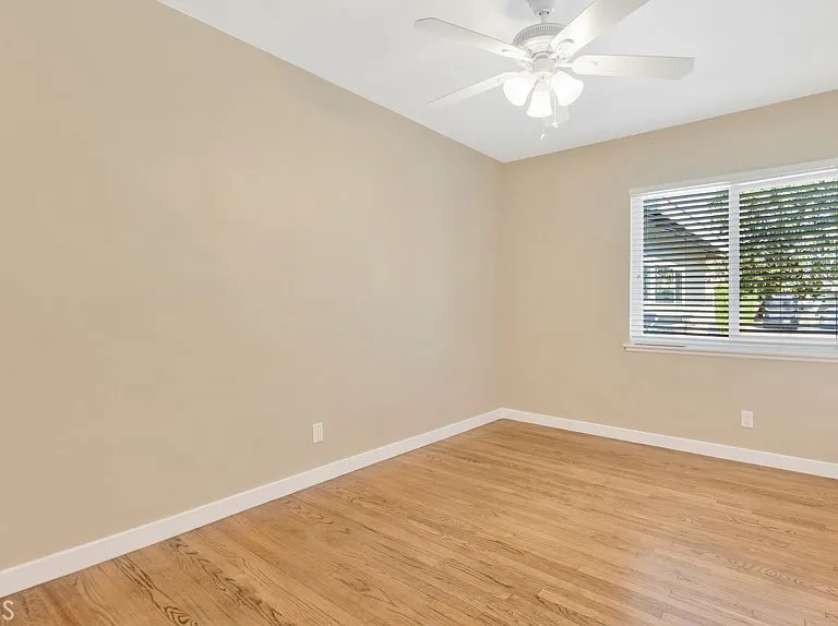 10139 Hillview Ave — Photo 13