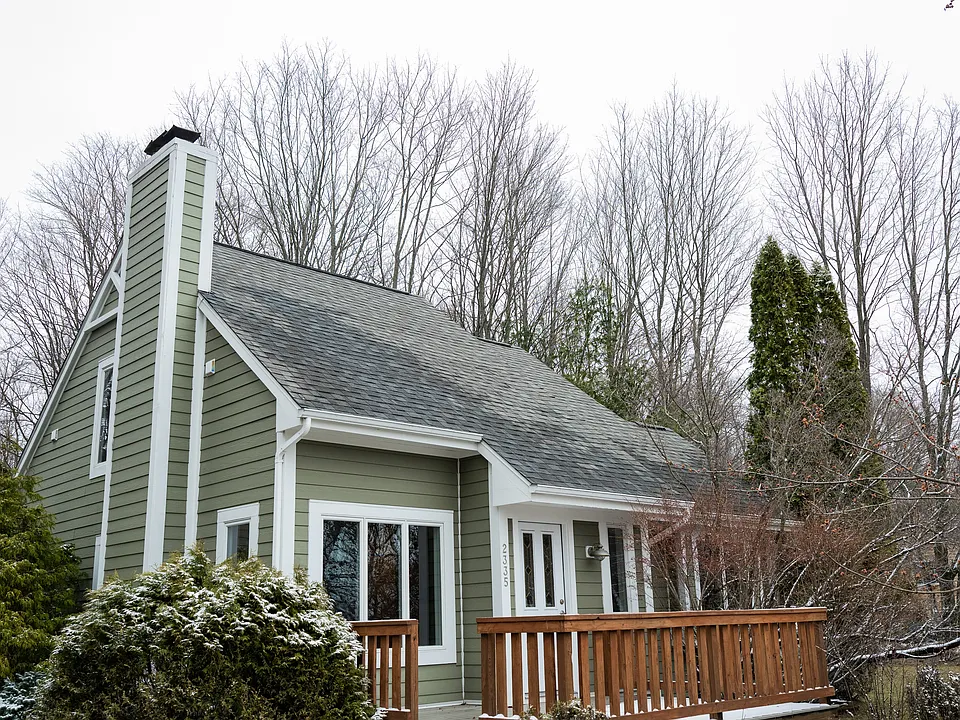 2335 N Arbutus Lake Rd