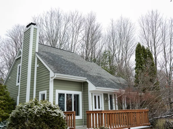 2335 N Arbutus Lake Rd, Traverse City, MI 49696