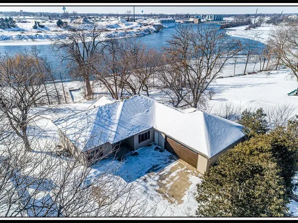 523 W Main St, Little Chute, WI 54140