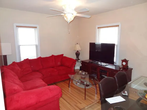 2121 Cedar St, Davenport, IA 52804