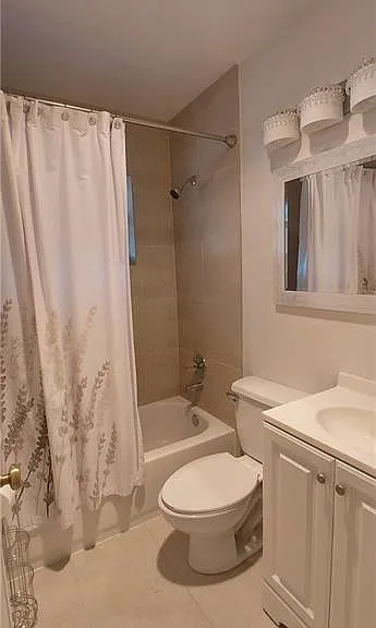 738 SW 5th Ave — Photo 4