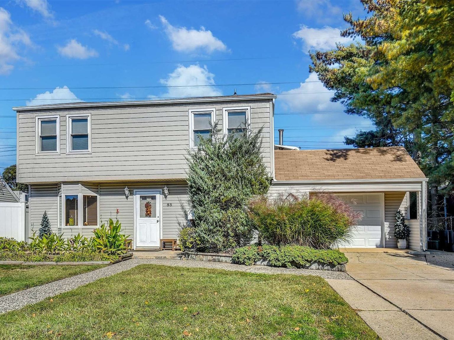 53 Old Farm Road, Levittown, NY 11756 Zillow