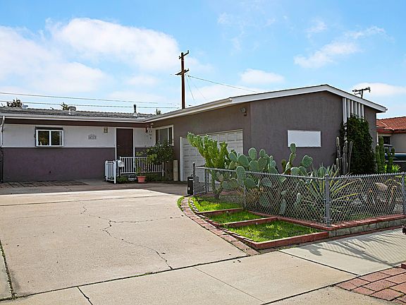 2nd image of 433 Sandalwood Dr