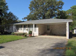 1828 Robins St, Conway, AR 72034