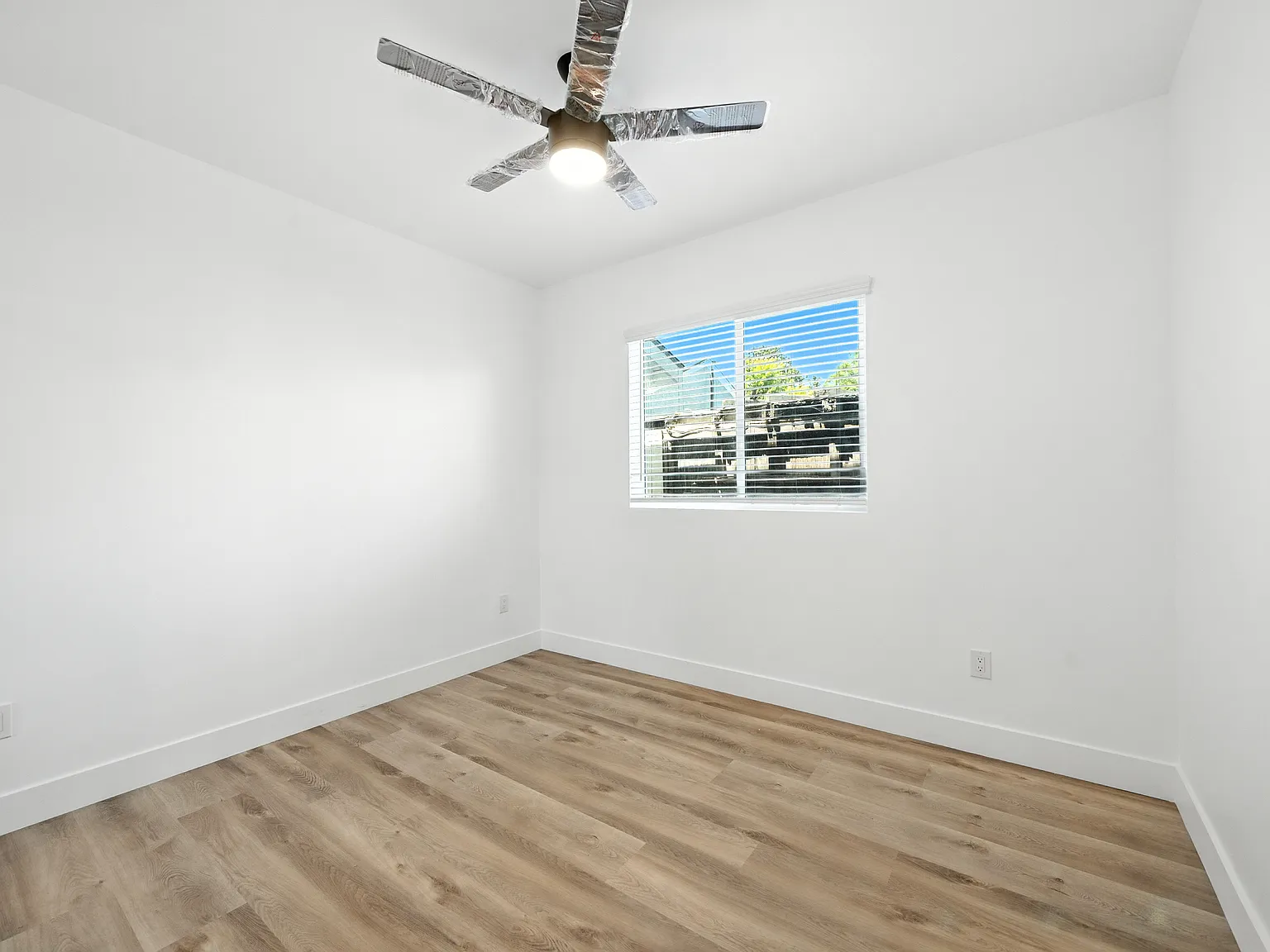 3 bed, 1063 sqft, $4,000 — Photo 3
