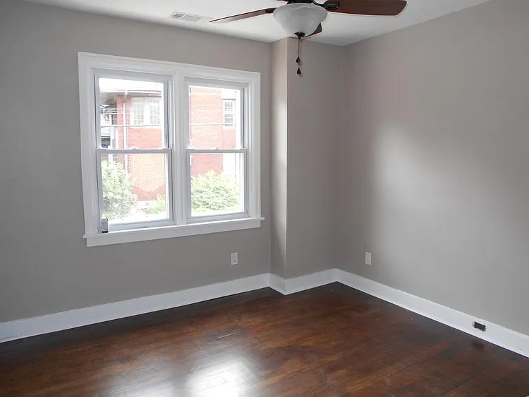 5652 Solway St — Photo 2