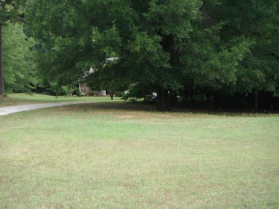 4th image of 150 Carrie Dr