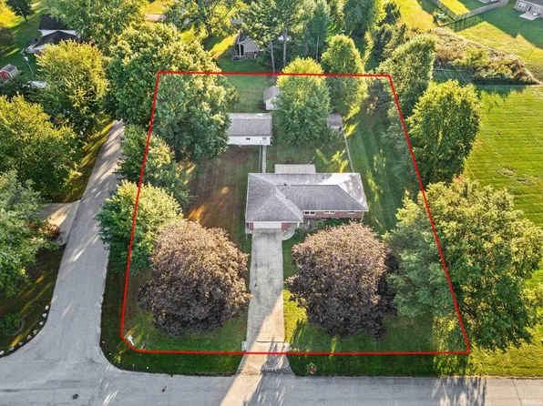 11 Country Aire Dr, Lafayette, IN 47905
