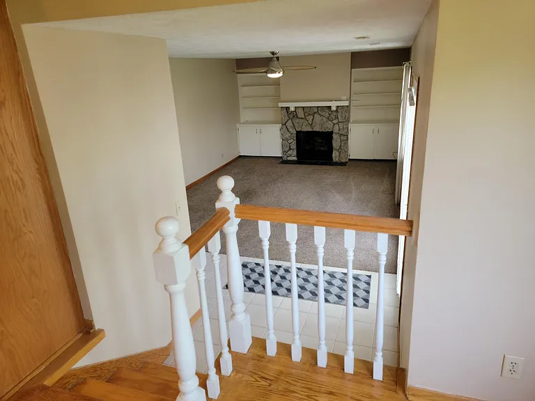 Y Cir — Photo 34