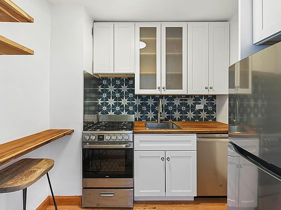 3rd image of 5700 Arlington Ave APT 11P