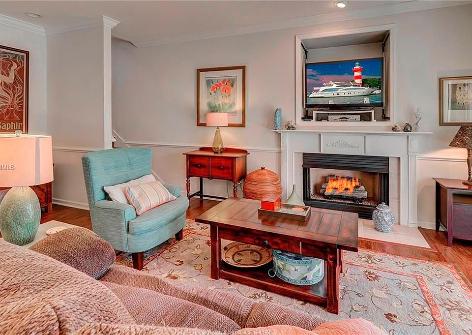 1st image of 89 Victoria Square Dr