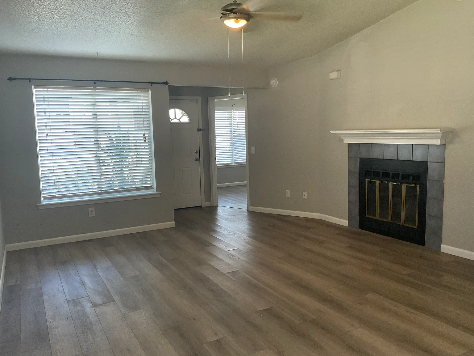 2 bed, 937 sqft, $1,100 — Photo 3