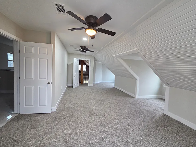 413 Sheila Ln — Photo 13