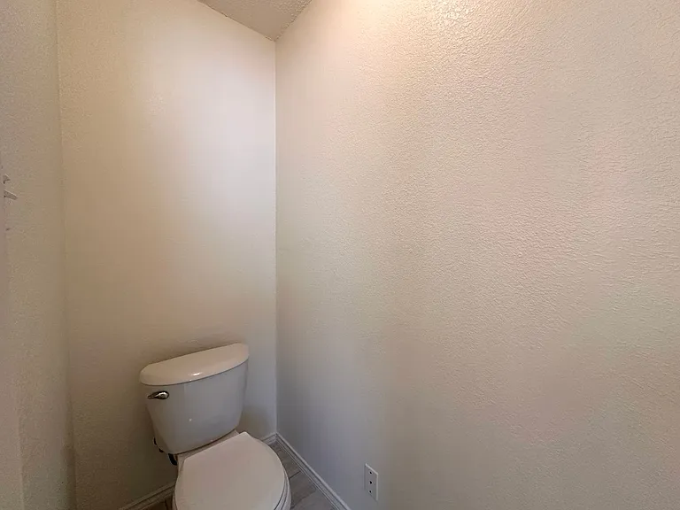 6708 Bancroft Woods Dr — Photo 24