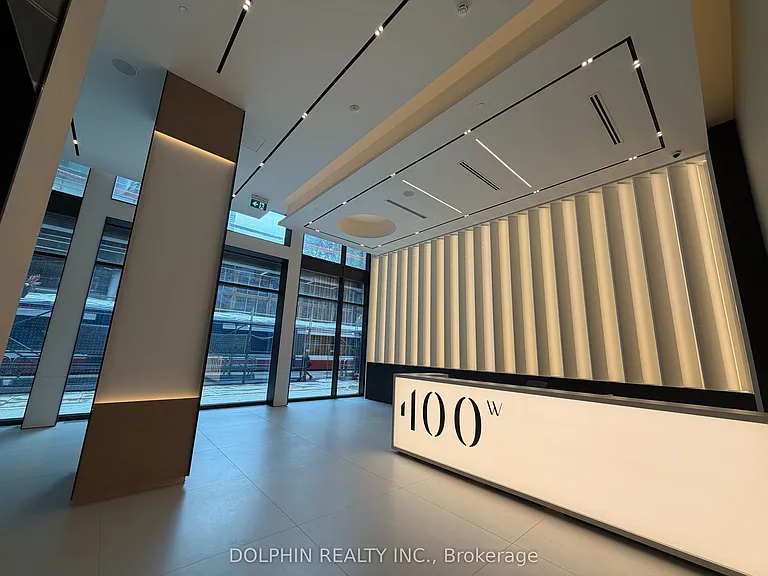 400 King St W #722 — Photo 18