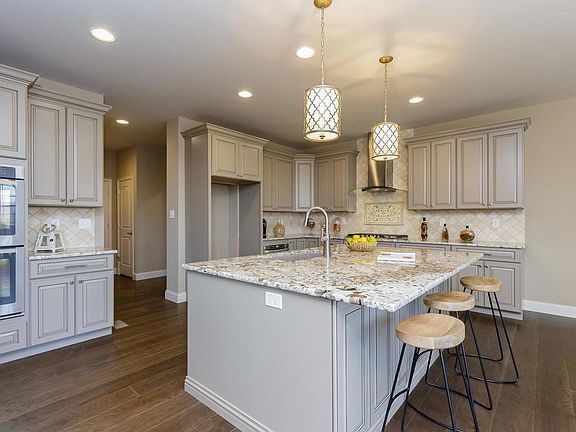 Kitchen with Large Center Island with Breakfast Bar