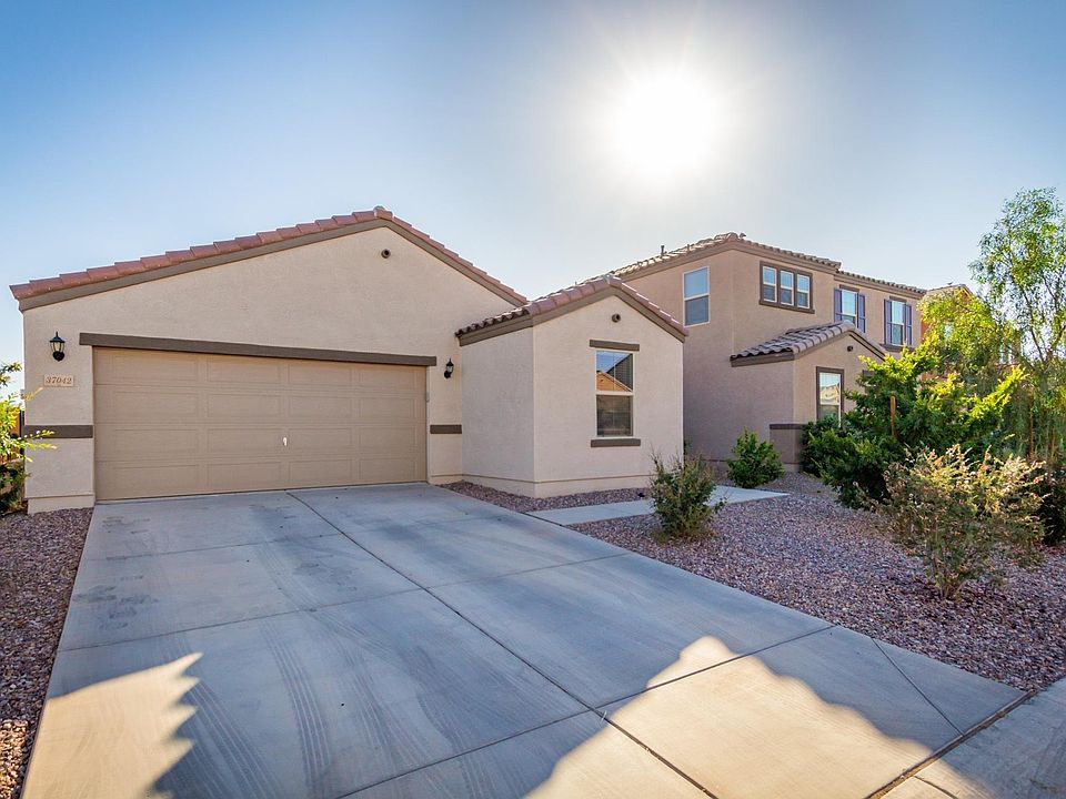 1st image of 37042 N Yellowstone Dr