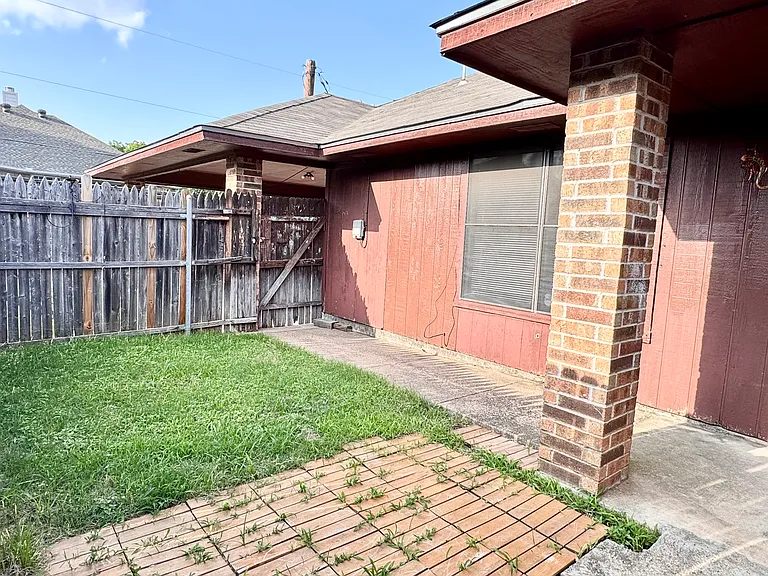 4621 Sausalito Dr — Photo 24