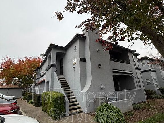 2nd image of 5201 Laguna Oaks Dr Unit 19
