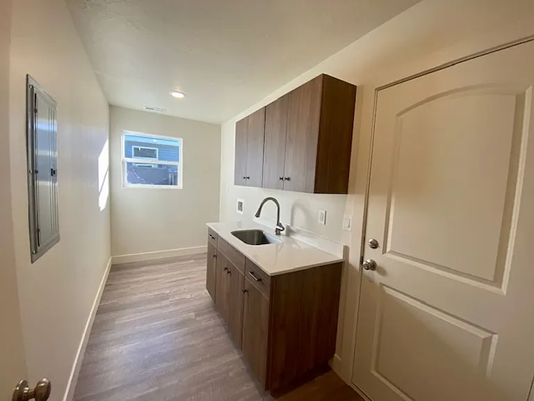 939 S 25 W — Photo 5
