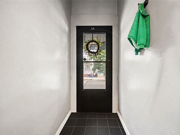 4th image of 5148 Carnegie St