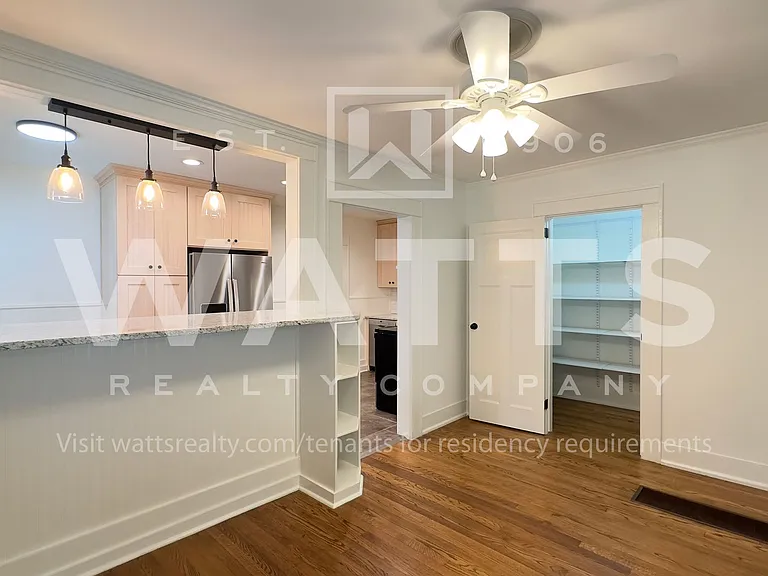 1093 Columbiana Rd — Photo 13