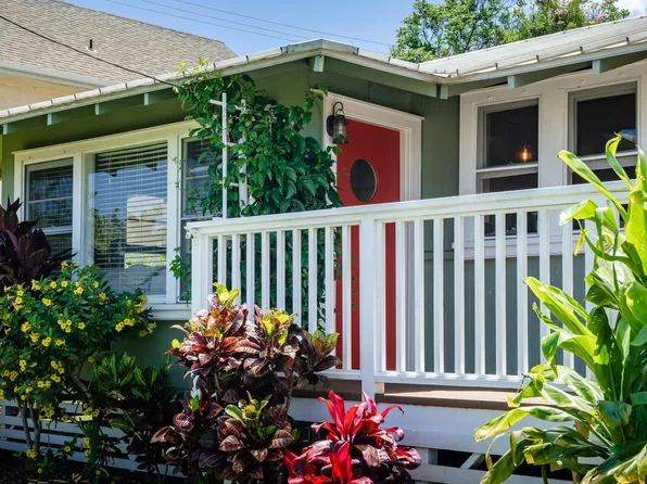 11 Lino Pl, Makawao, HI 96768