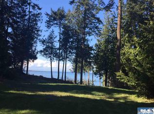 12 Buck Loop Rd, Sequim, WA 98382