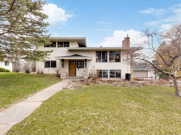 1460 Southridge Ave, Eagan, MN 55121