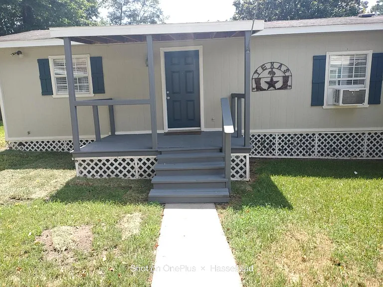 25402 Redwood Ln — Photo 3
