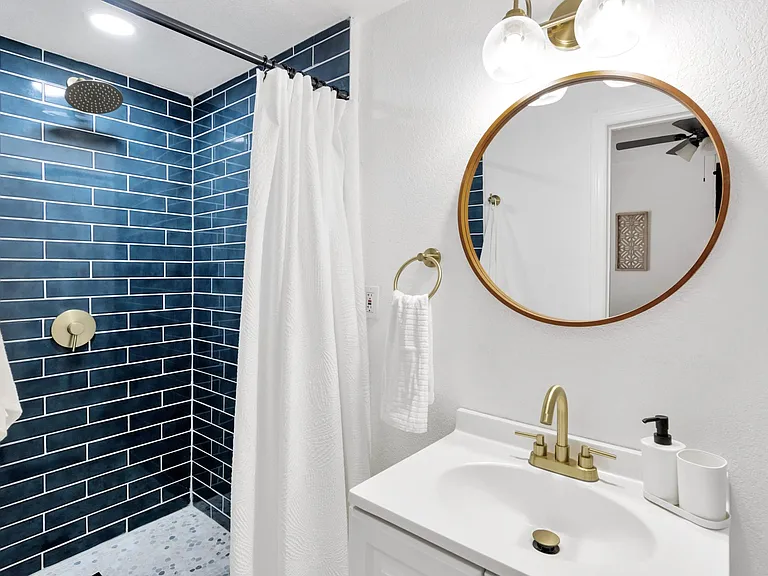 988 Cedarwood Ave #2 — Photo 3
