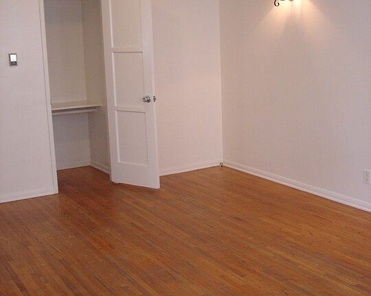 5th image of 8539 Cashio St