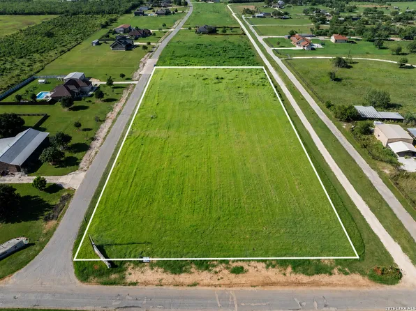 114 COUNTY ROAD 684 LOT 1, Lytle, TX 78052