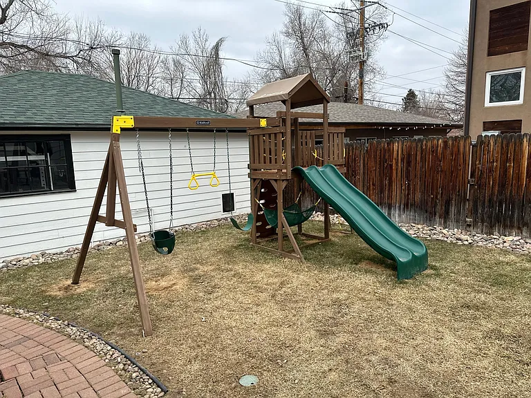 2421 S High St — Photo 38