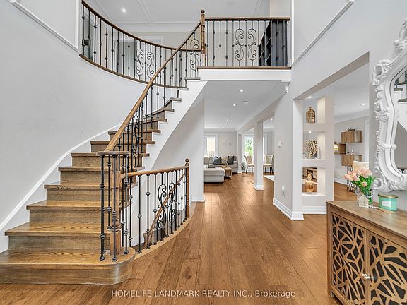 3rd image of 36 Coldstream Cres