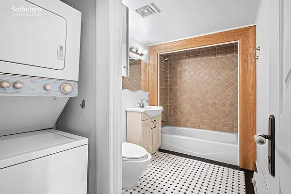 Rented by Sotheby's International Realty | media 16