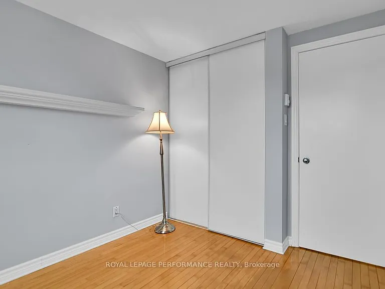 1286 Cedarcroft Cres — Photo 20