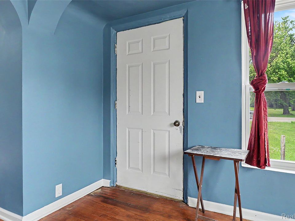 5388 Davison Rd, photo 16