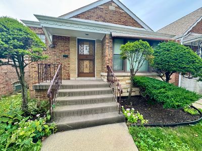 8150 S Marquette Ave, Chicago, IL, 60617